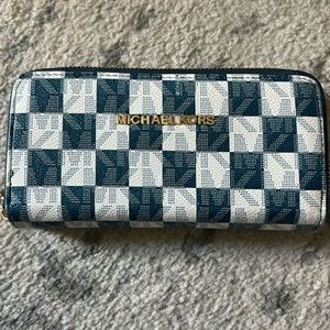 NWOT Michael Kors Wallet